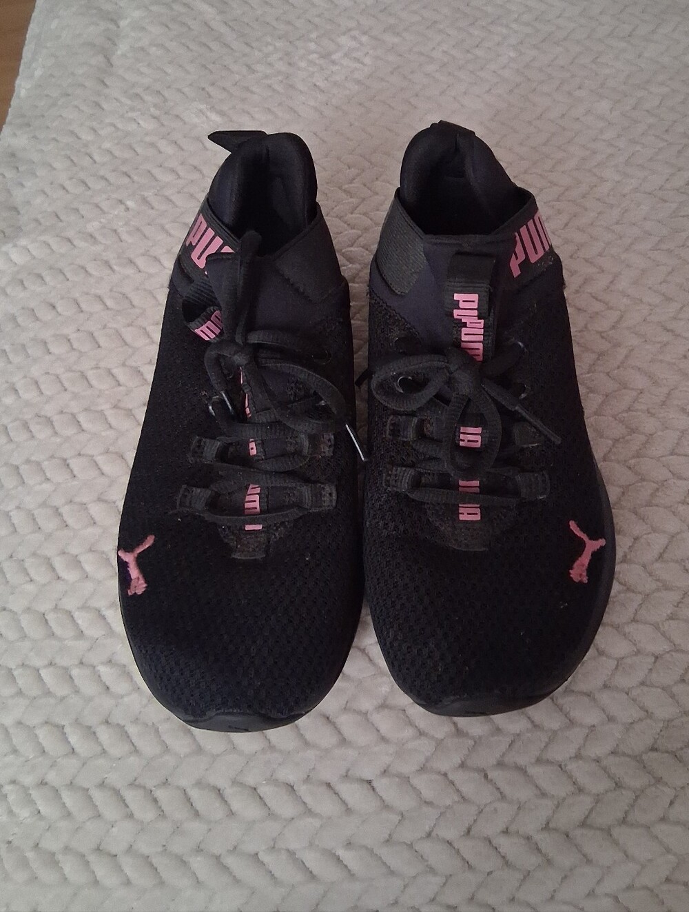 PUMA Women's Black and Pink Athletic Sneakers Sz 6.5 Pre-owned